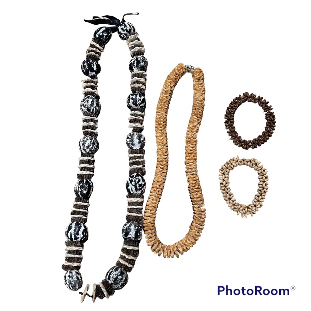 Lot of Hawaiian necklaces and coconut seed stretch bracelets women’s